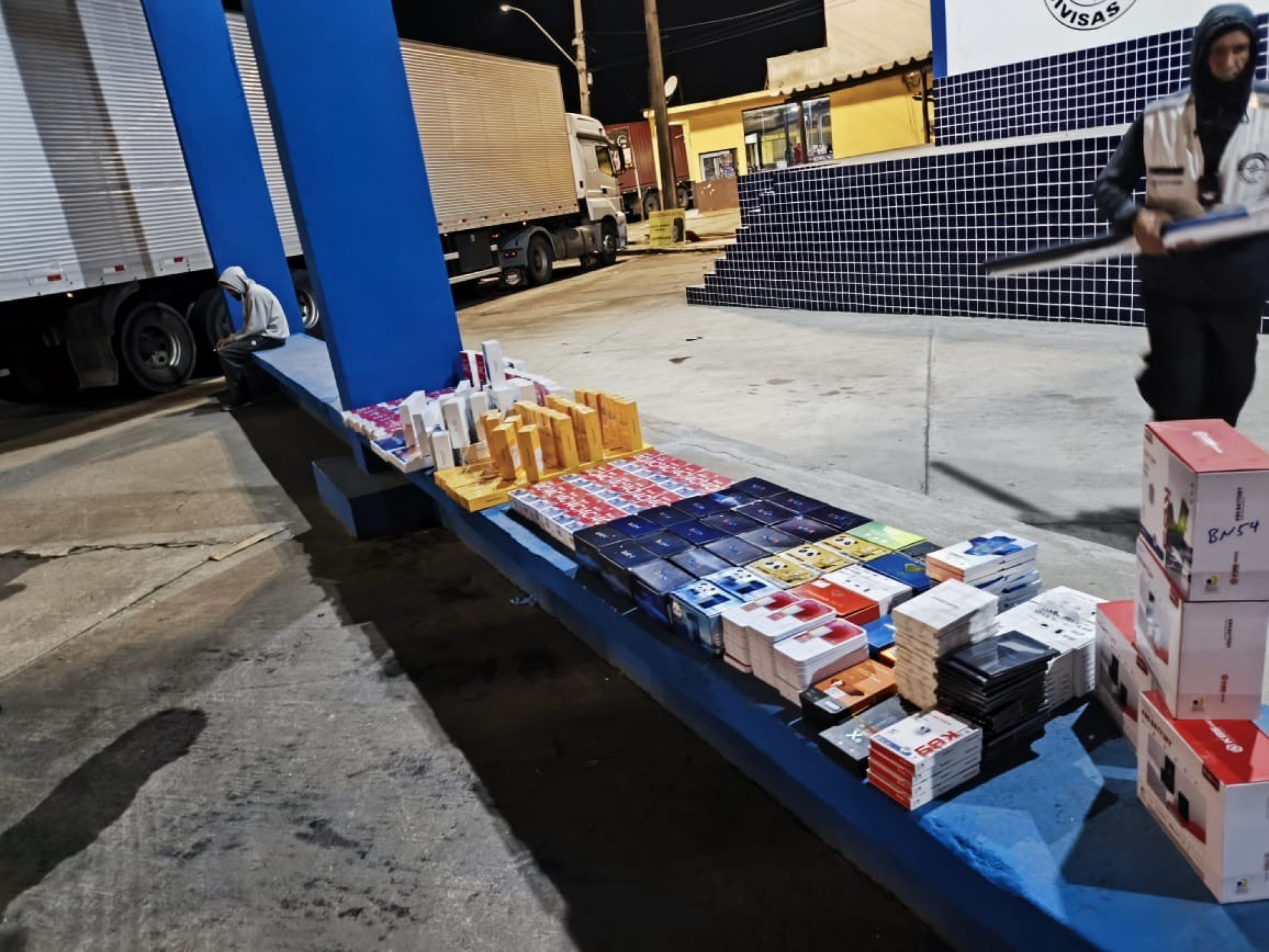 Celulares chineses sem nota fiscal apreendidos - Divulgação