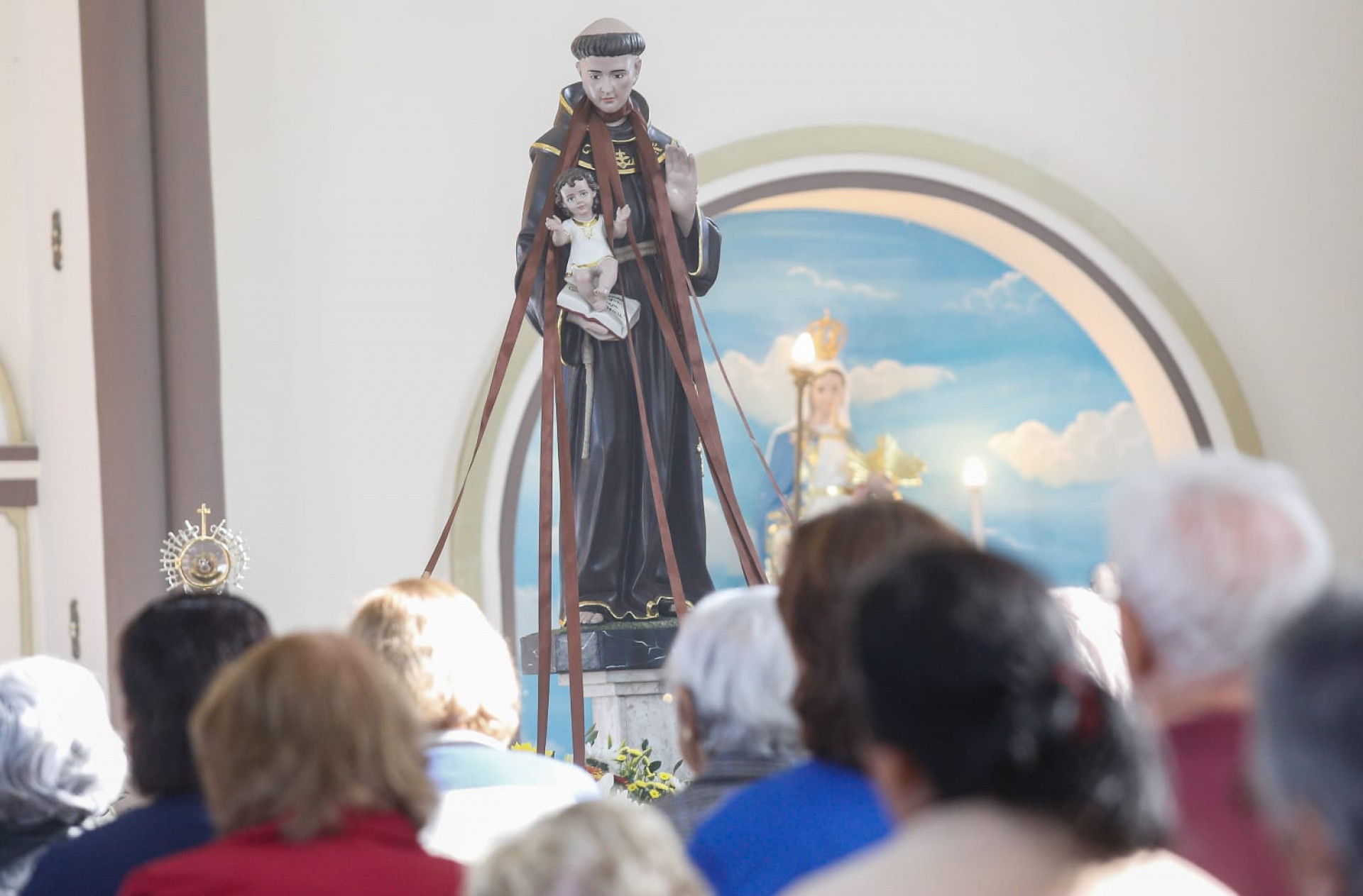 Dia de Santo Antônio reúne fiés nesta sexta-feira (13) - Érika Martin/Agência O DIA