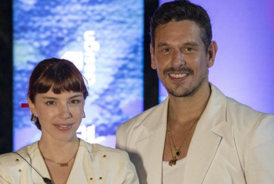 Vale Tudo: Solange e Renato vivem noite de amor e iniciam namoro 