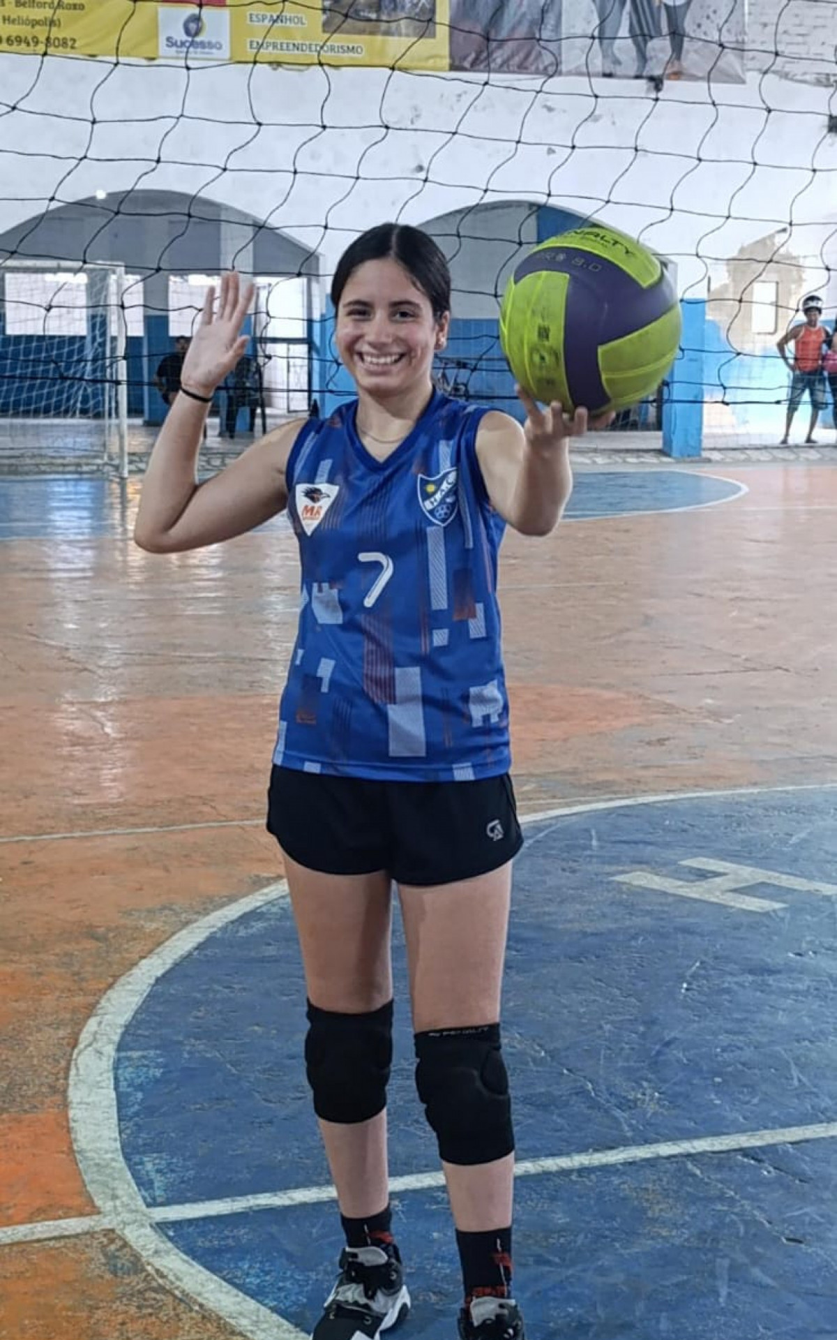 A ponteira Adrielle Rocha, 14 anos, é aluna do Centro Educacional Monteiro Lobato, em Nova Iguaçu, e atua no Heliópolis AC