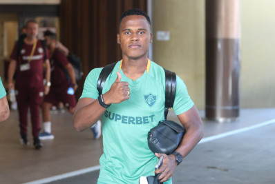 Arias chega aos Estados Unidos e se junta ao Fluminense para o Mundial