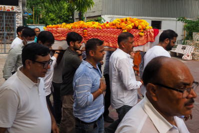 Familiares iniciam funerais das vítimas do acidente de avião na Índia