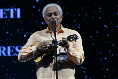 Paulinho da Viola emociona em show histórico com mais de cinco mil pessoas