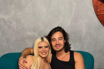 Tiago Iorc canta com Duda Beat em show no Rio