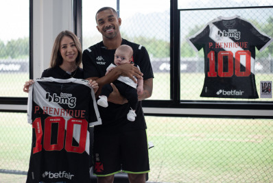 Paulo Henrique vibra com marca de 100 jogos pelo Vasco: 'Muito honrado'