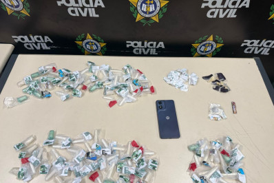 Três traficantes são presos com quase 200 pinos de cocaína na Lapa