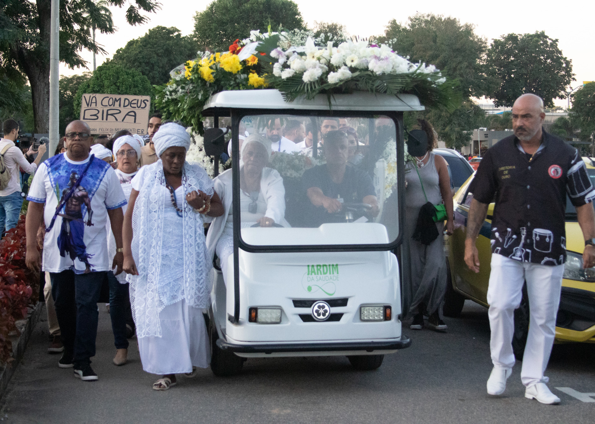 Enterro de Bira Presidente, fundador do Cacique de Ramos, nesta segunda-feira (16) - &Eacute;rica Martin/Ag&ecirc;ncia O Dia 