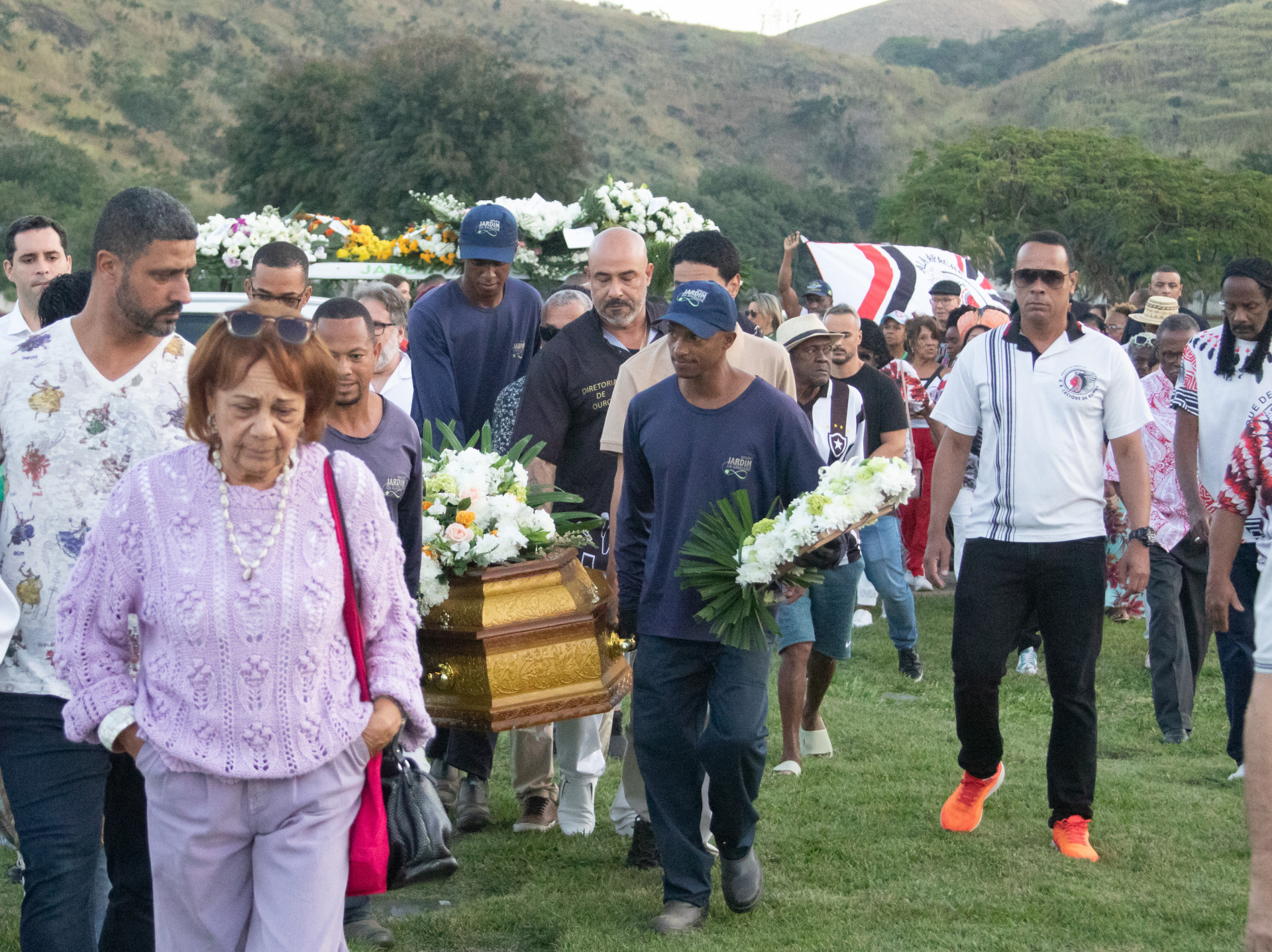Enterro de Bira Presidente, fundador do Cacique de Ramos, nesta segunda-feira (16) - &Eacute;rica Martin/Ag&ecirc;ncia O Dia 