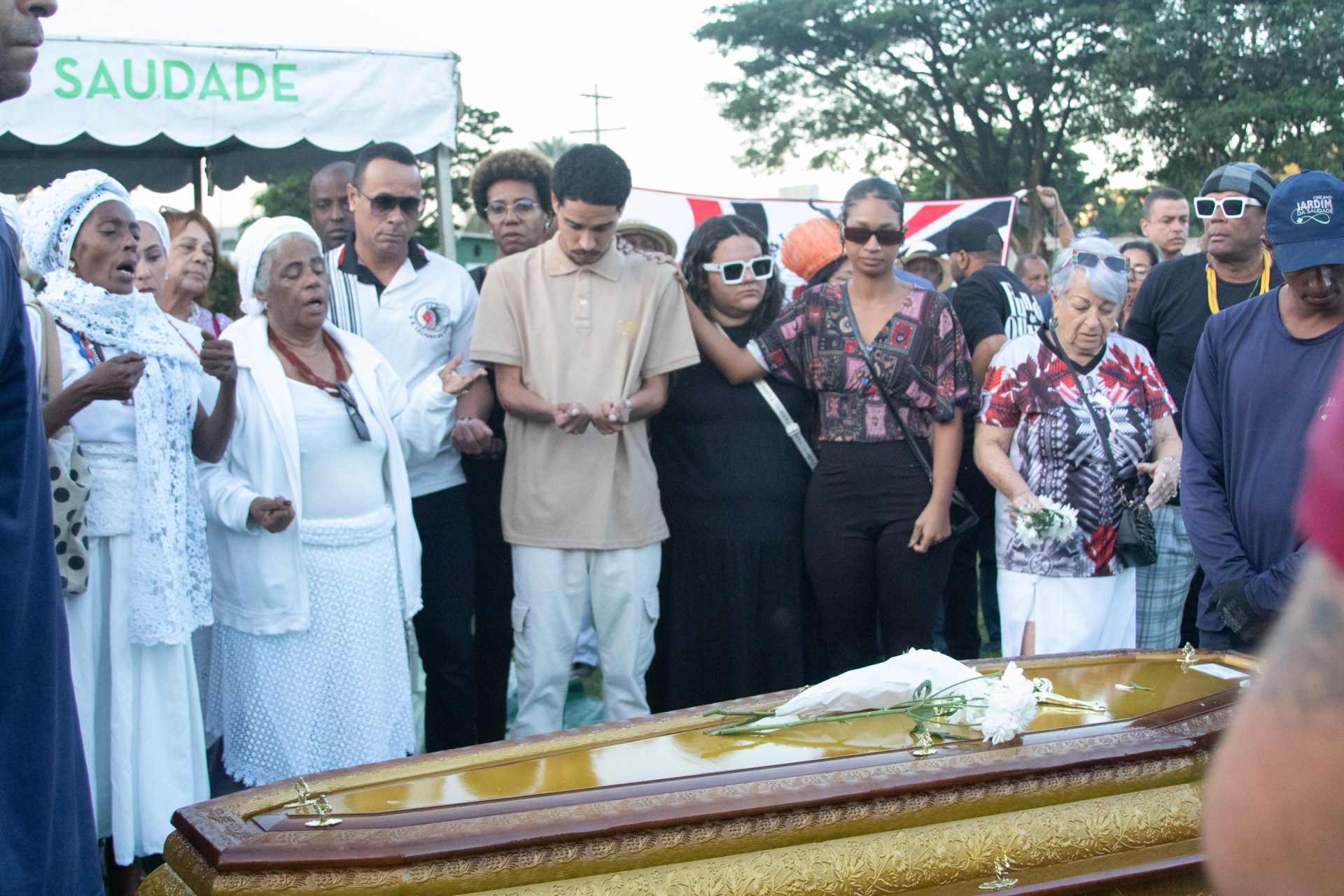 Enterro de Bira Presidente, fundador do Cacique de Ramos, nesta segunda-feira (16) - &Eacute;rica Martin/Ag&ecirc;ncia O Dia 