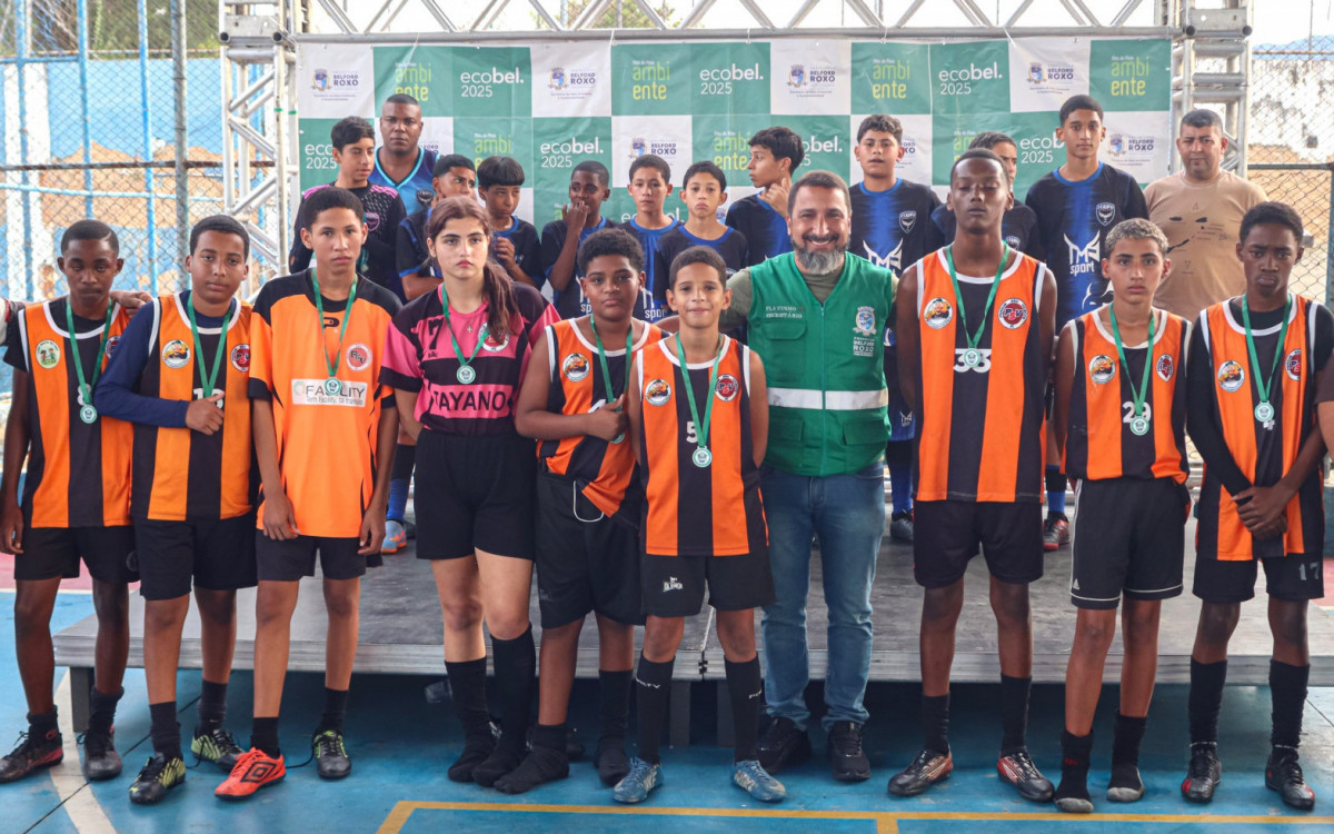 Após a decisão, o secretário Flávio Gonçalves fez questão de cumprimentar os jogadores dos finalistas