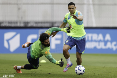 Lateral-direito da seleção brasileira entra na mira do Barcelona