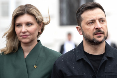 Zelensky quer falar com Trump sobre compra de armas dos EUA