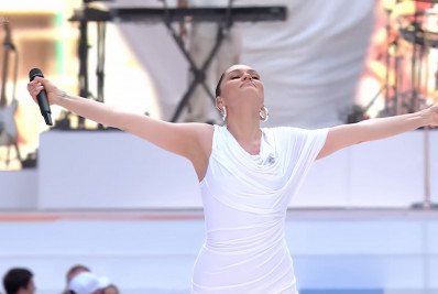 Jessie J se emociona em último show antes de pausa na carreira para tratar câncer de mama