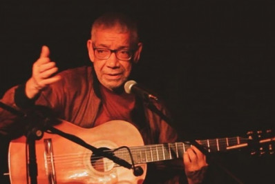 Morre Hélio Delmiro, renomado guitarrista brasileiro, aos 78 anos