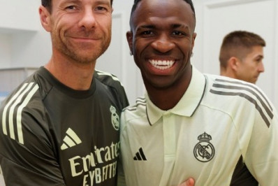 'Bem quente aqui', diz Vini Jr após primeiro treino do Real Madrid em Miami