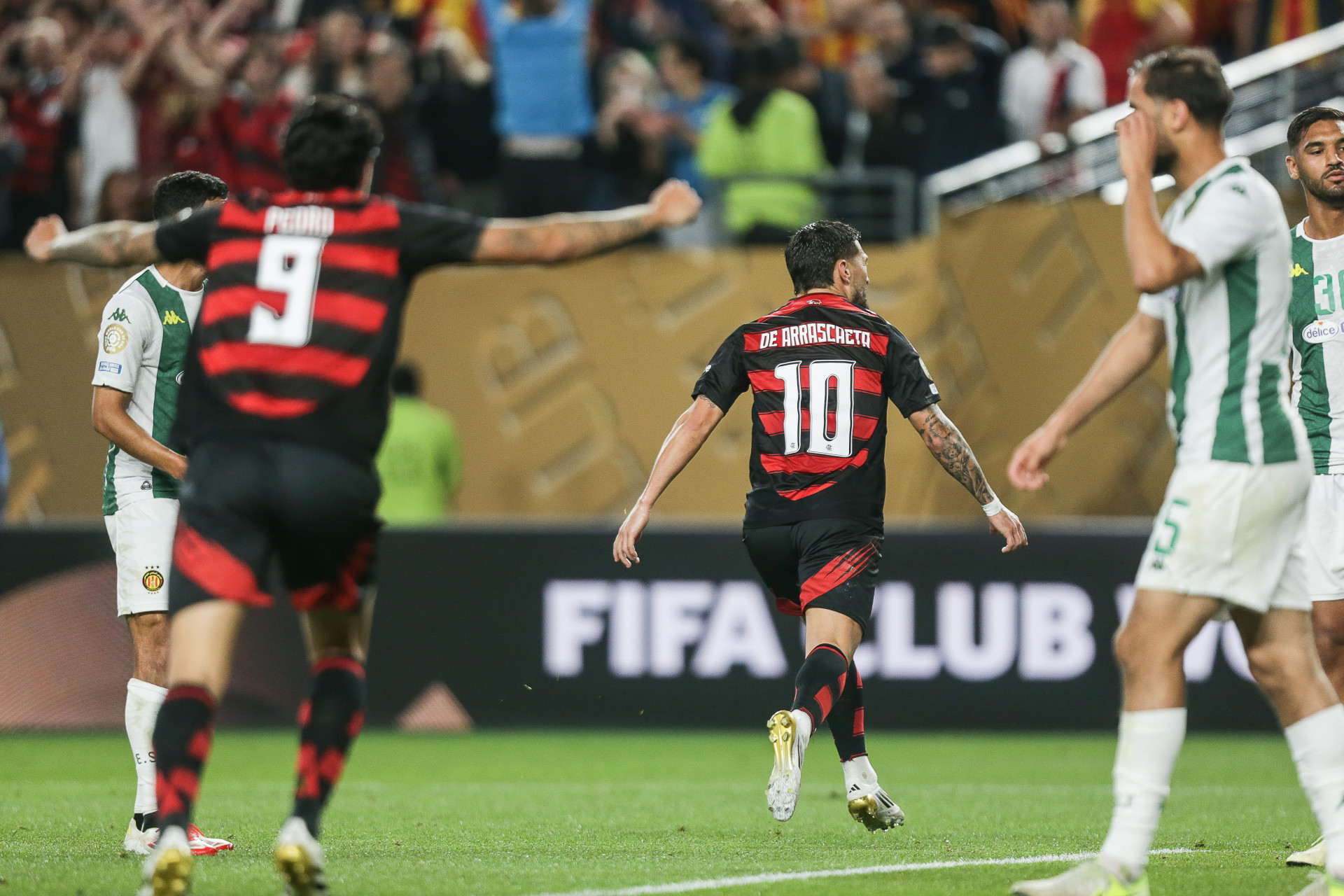 Arrascaeta celebra gol marcado pelo Flamengo sobre o Espérance (TUN) - Gilvan de Souza / Flamengo