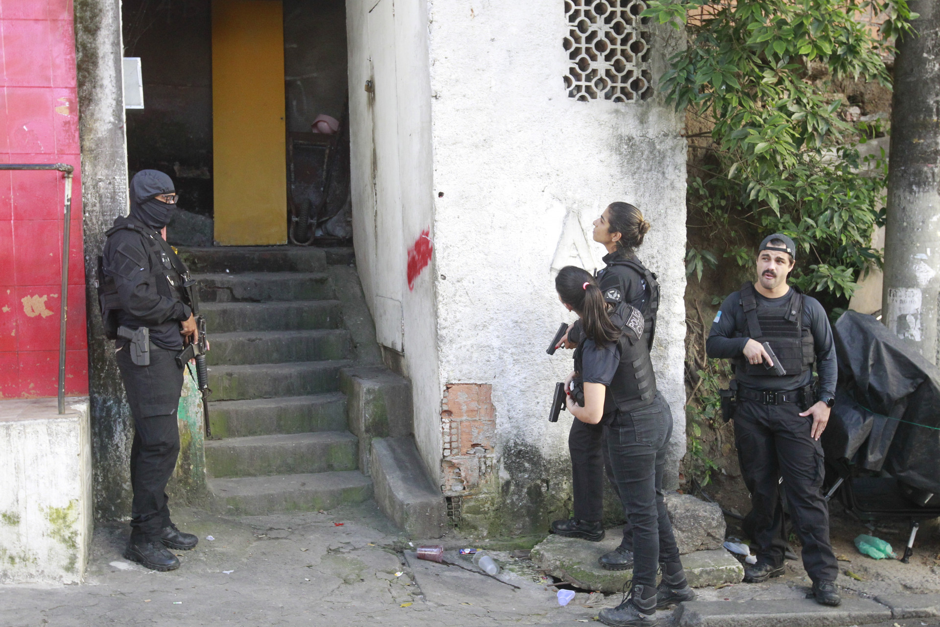 Polícia realizou uma operação na Ladeira dos Tabajaras nesta segunda-feira (16) - Reginaldo Pimenta/Agência O Dia