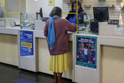 Correios atendem mais de 900 mil aposentados e pensionistas do INSS sobre descontos indevidos