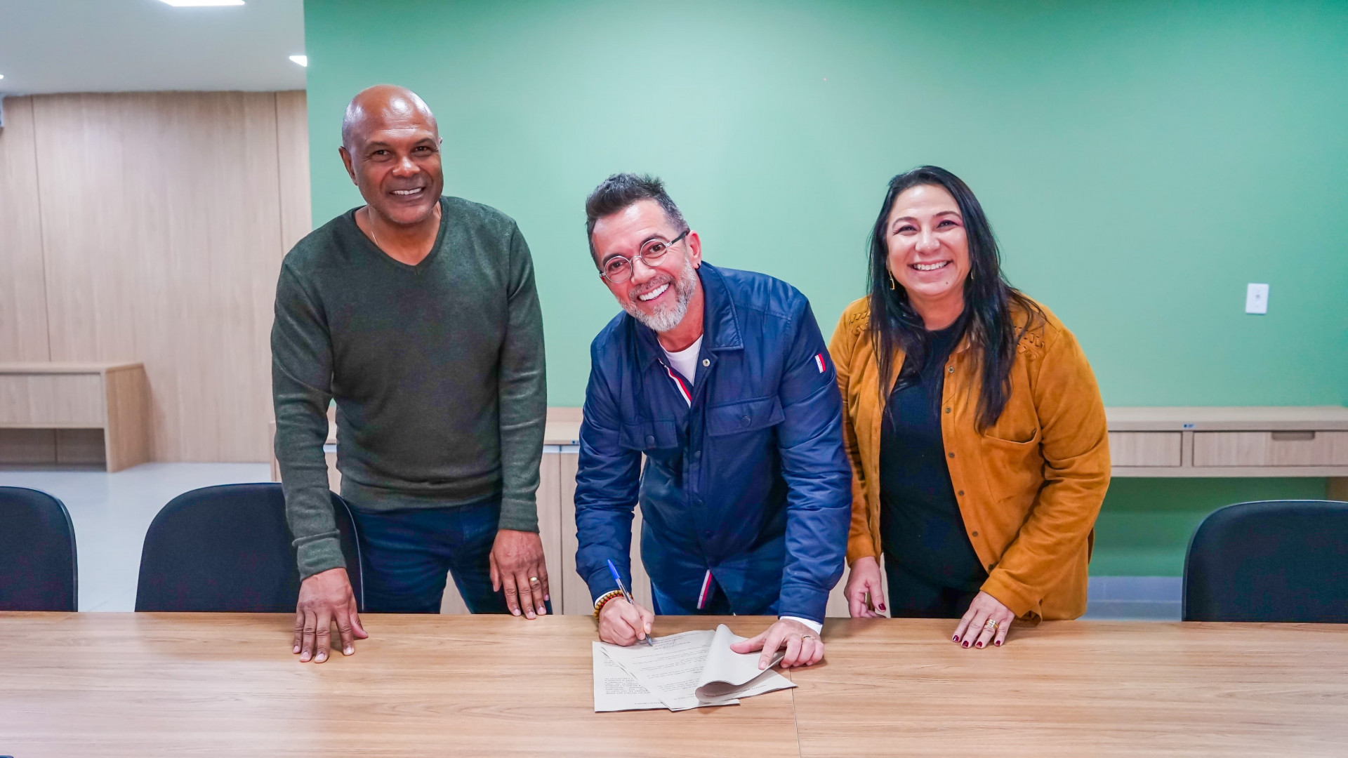 Meriti assina primeiro termo de coopera&ccedil;&atilde;o t&eacute;cnica do programa &Oacute;leo Premiado - Gilberto Rocha/ PMSJM