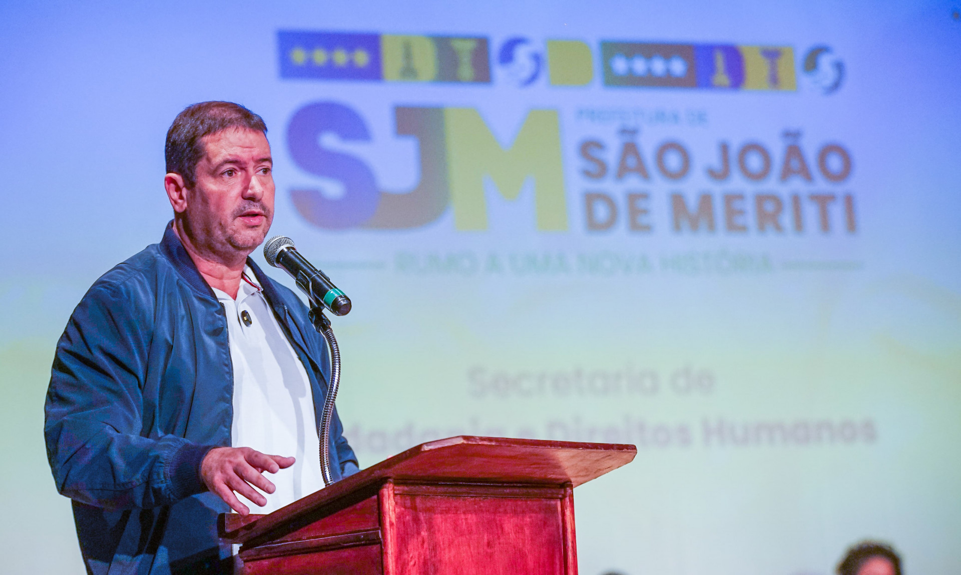 O prefeito L&eacute;o Vieira destacou o comprometimento da gest&atilde;o com a pauta de g&ecirc;nero e anunciou a reabertura da maternidade municipal - Gilberto Rocha/ PMSJM