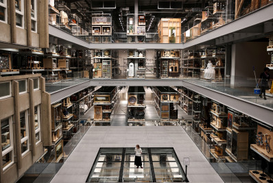 Museu de Londres permite visita do público a acervo com peças nunca expostas; entenda