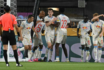 Em jogo marcado por longa paralisação, Salzburg vence o Pachuca e lidera o Grupo H