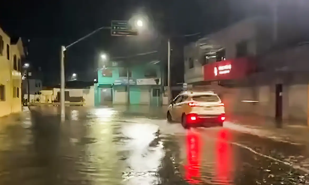 'Foi mais um dia de terror', diz moradora de Canoas sobre chuva no RS