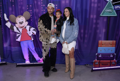 Neymar Jr e Bruna Biancardi levam Mavie a evento da Disney
