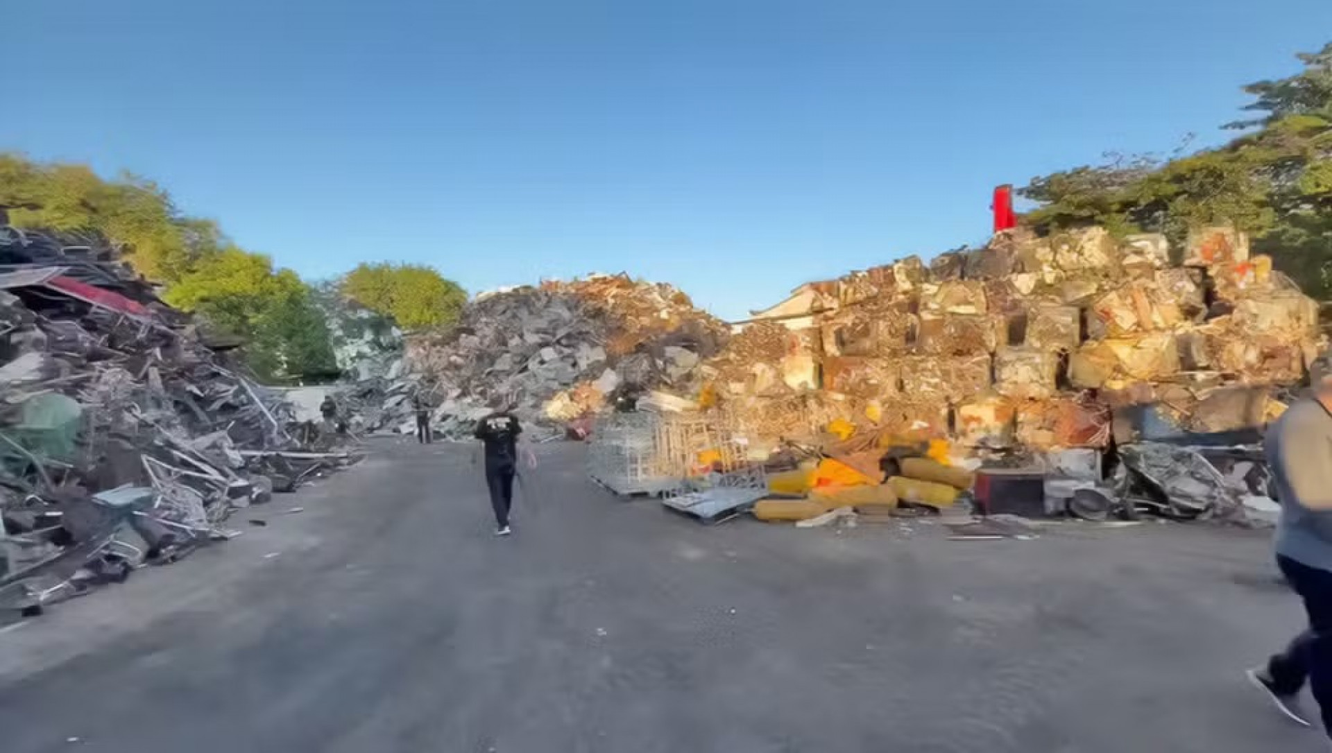 Recicladoras eram responsáveis por lavar dinheiro e dar origem lícita a materiais roubados - Reprodução