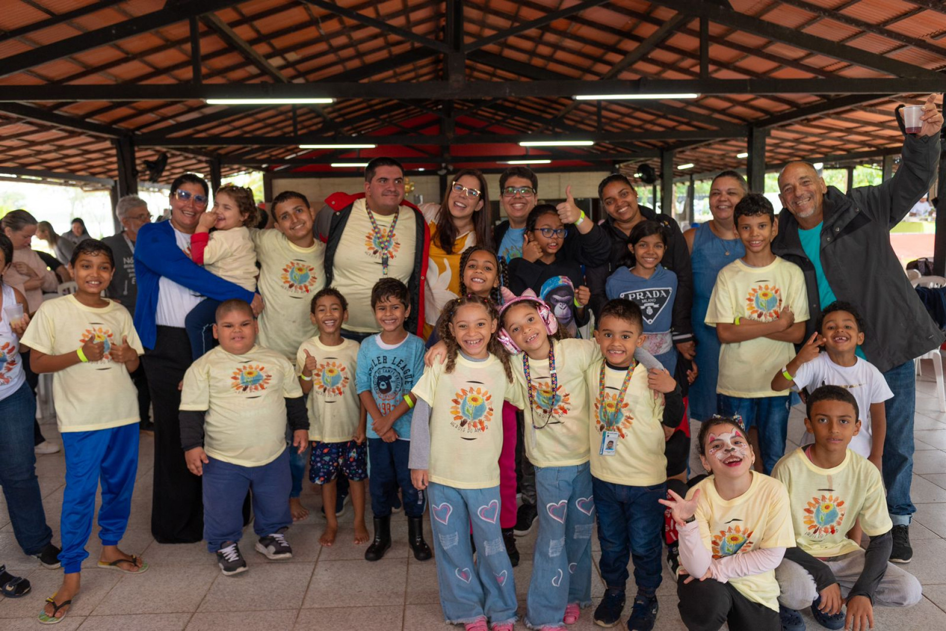 Crian&ccedil;as assistidas pela Her&oacute;is do Amor - Jessica Leal