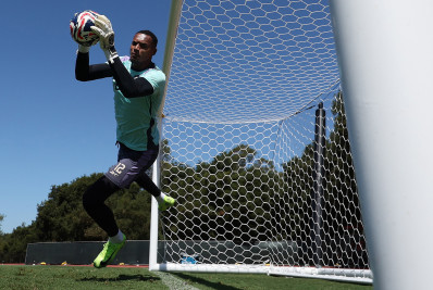 John pede tranquilidade ao Botafogo contra o PSG: ‘Responsabilidade é deles’