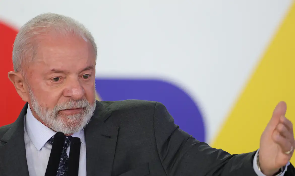 Lula diz ter tido uma 'conversa forte' com Macron sobre acordo UE-Mercosul