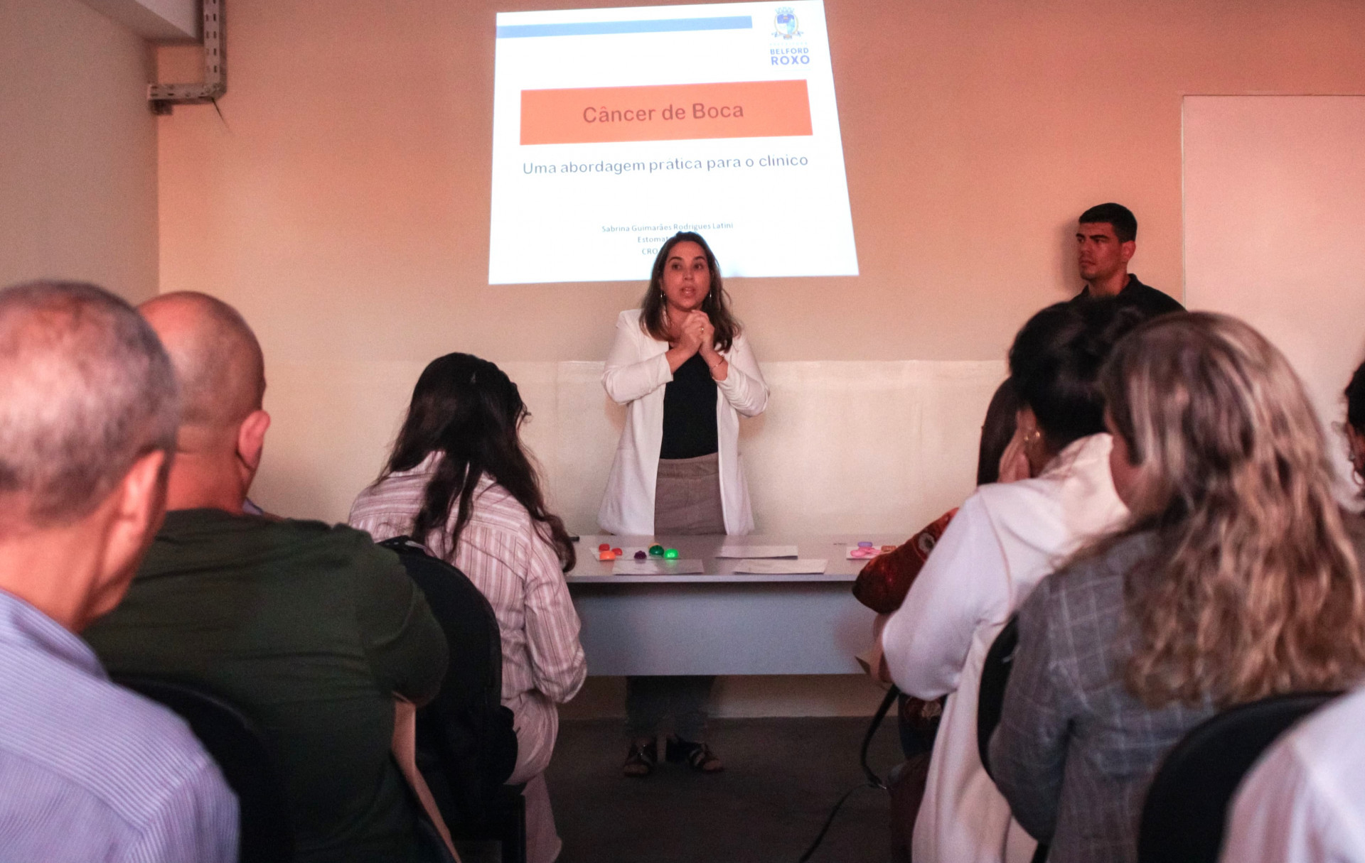 A m&eacute;dica dentista especialista em Estomatologia, Sabrina Guimar&atilde;es Latini, palestrou sobre o c&acirc;ncer bucal - Jean Carlos / PMBR