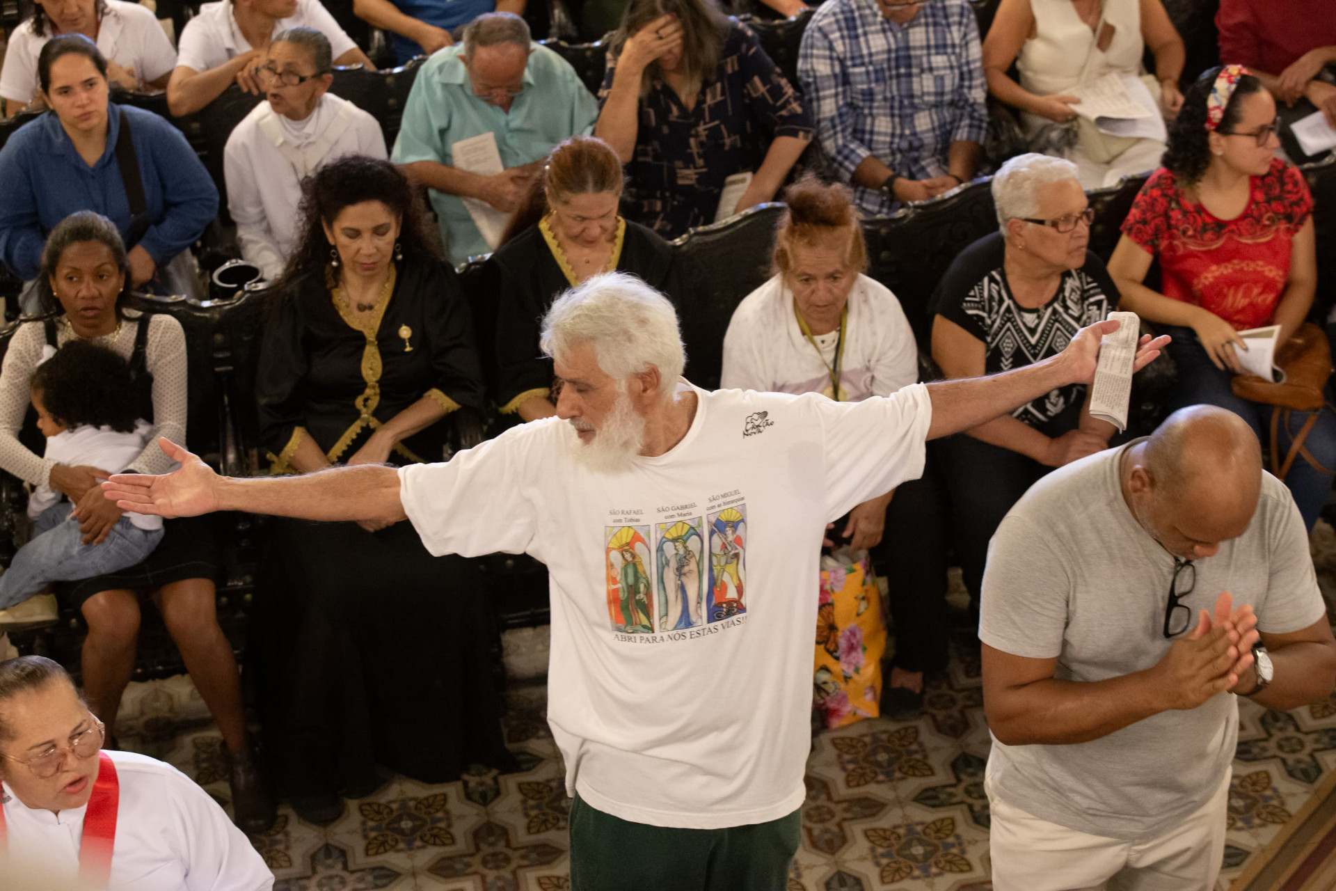 Fiéis celebraram missa na Igreja da Candelária antes da procissão de Corpus Christi - Érica Martin / Agência O Dia