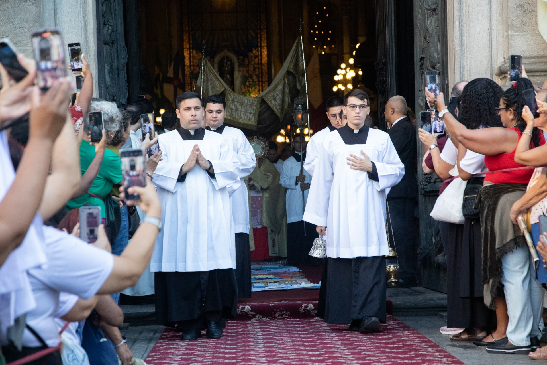 Procissão saiu da Igreja da Candelária e seguiu em direção à Catedral Metropolitana - Érica Martin / Agência O Dia