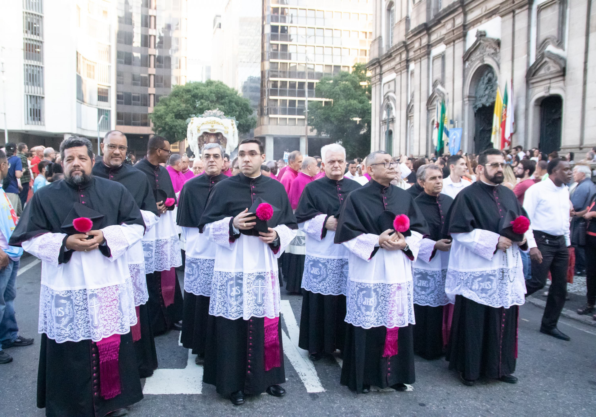 Procissão saiu da Igreja da Candelária e seguiu até a Catedral Metropolitana - Érica Martin / Agência O Dia
