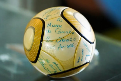 Moraes vota por condenar acusado de furtar bola autografada por Neymar