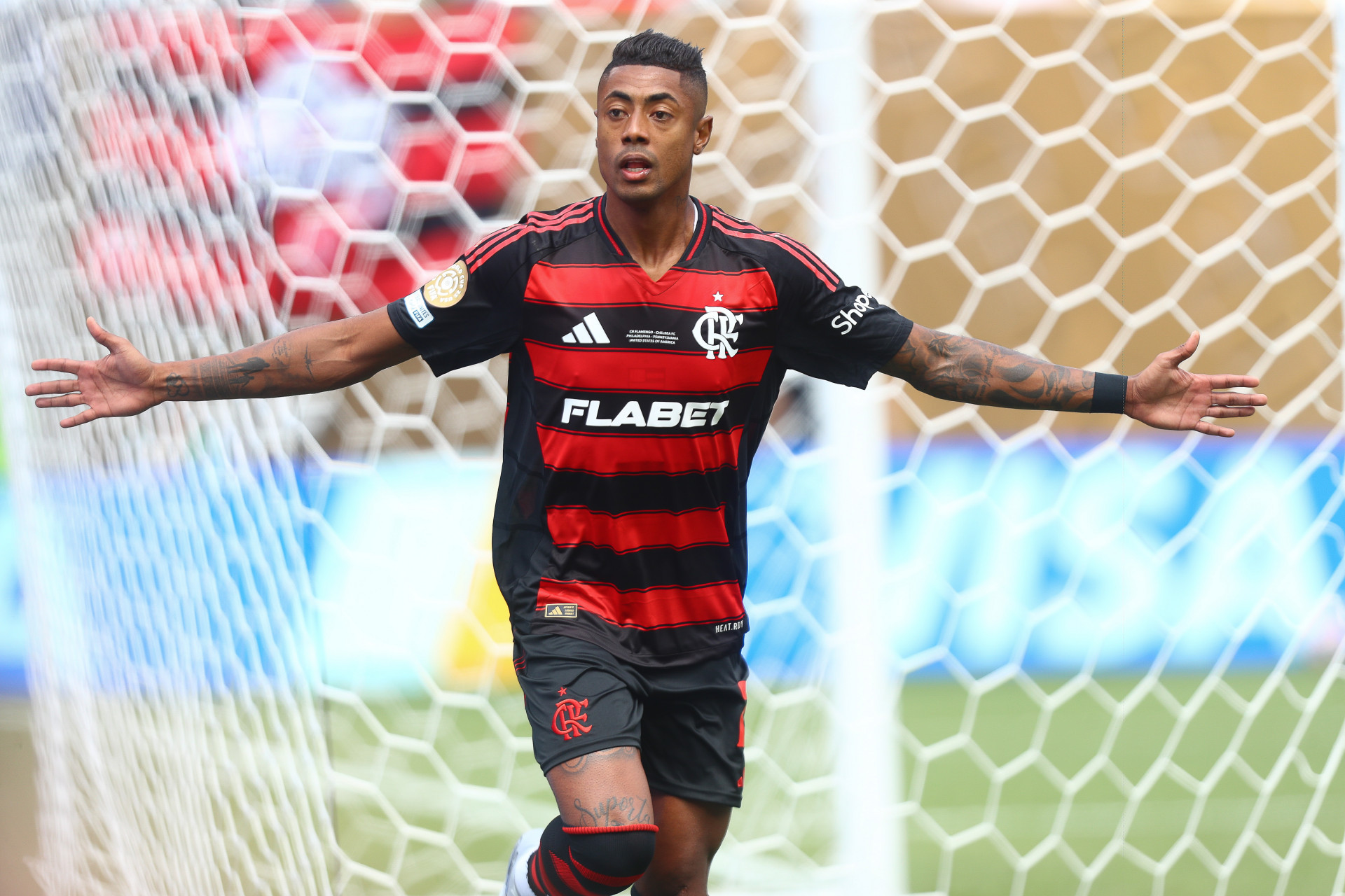 Bruno Henrique comemora primeiro gol do Flamengo sobre o Chelsea, no Lincoln Financial Field  - Gilvan de Souza / Flamengo