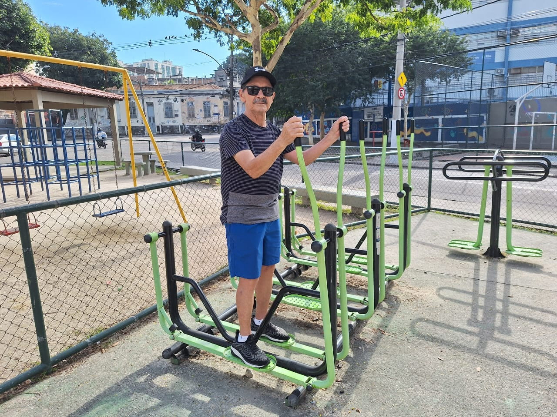 O aposentado Manoel Freire, cearense também há quase seis décadas na capital fluminense - Luiz Maurício Monteiro/Agência O Dia