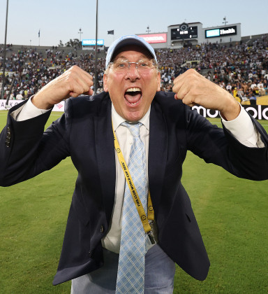 Textor retoma controle da Eagle em briga que deixa Bota em alerta