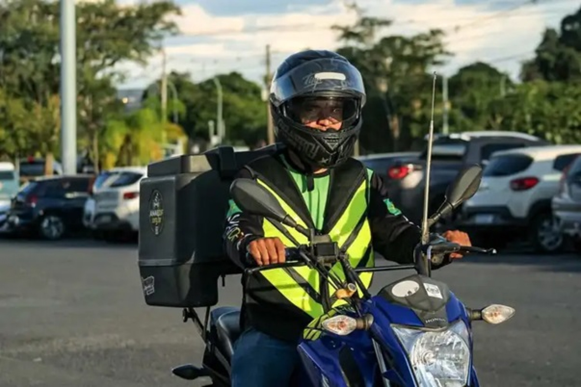 Alessandro Sorriso &eacute; presidente da Associa&ccedil;&atilde;o dos Motofretistas Aut&ocirc;nomos e Entregadores do Distrito Federal - Alessandro Sorriso/Arquivo Pessoal