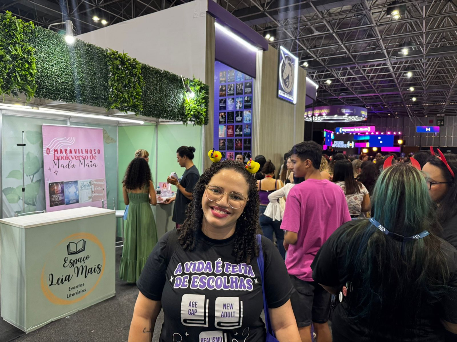 Sarah Ferreira, 28, aderiu à febre das presilhas de patos - Gabriel Salotti / Agência O Dia