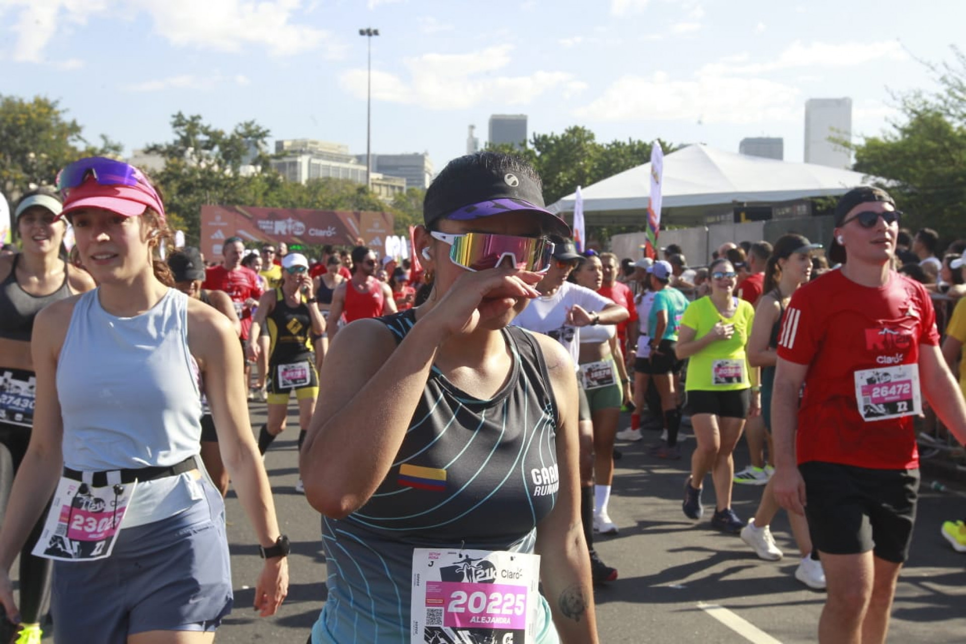 Chegada dos corredores foi marcada por muita emoção e choros - Reginaldo Pimenta/Agência O Dia