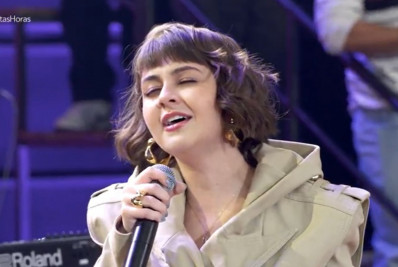 Klara Castanho recebe elogios ao cantar sucesso de Marília Mendonça 