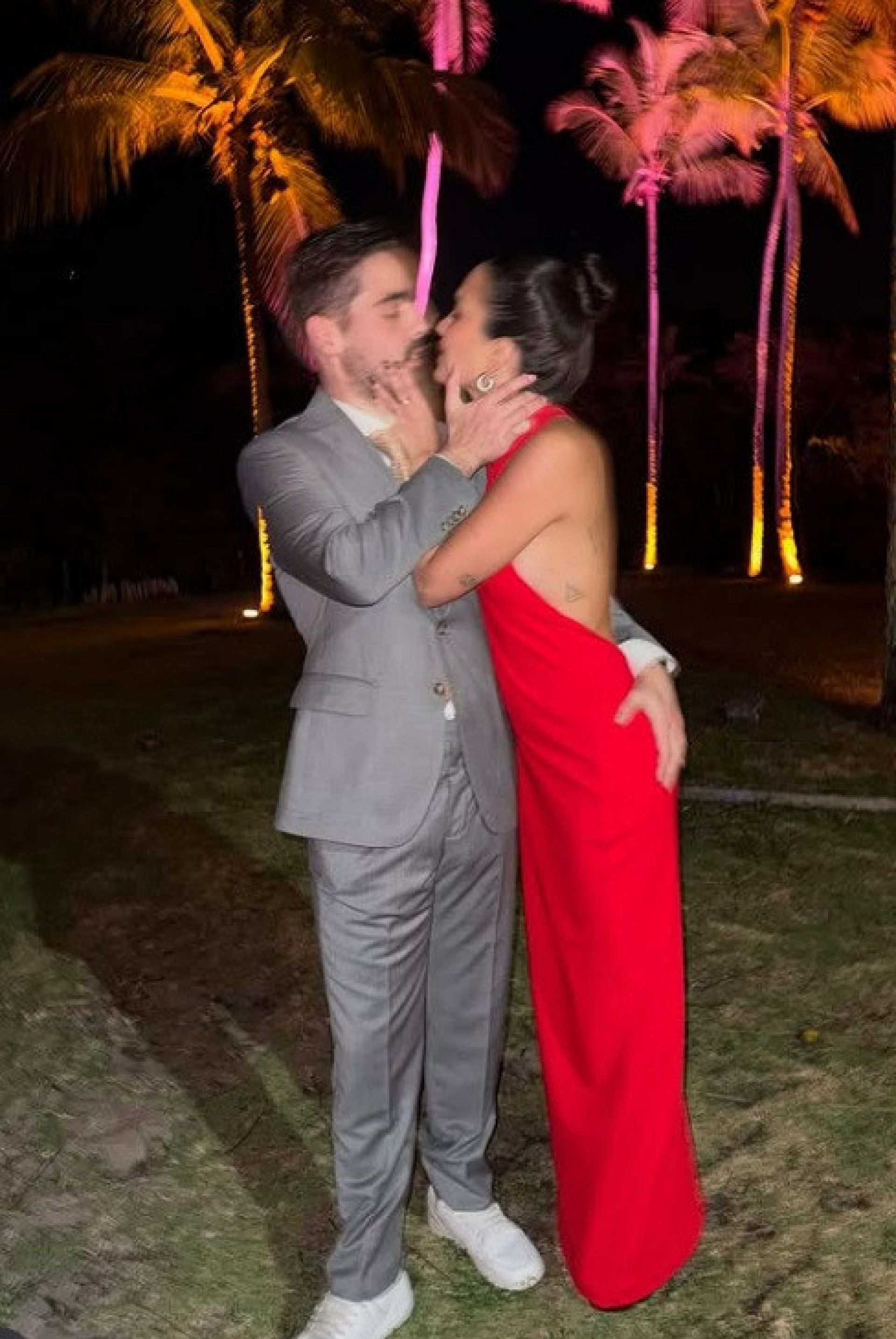 João Silva e a namorada, Isabella Kherlakian - Reprodução do Instagram