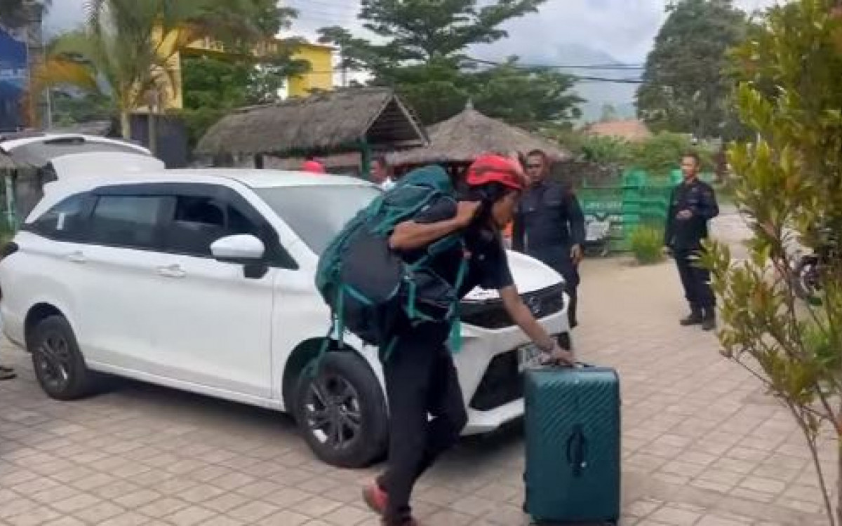 Guias experientes refor&ccedil;am equipe de resgate de Juliana Marins na Indon&eacute;sia - Reprodu&ccedil;&atilde;o