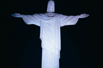 Elenco de 'Superman' chega ao Brasil para divulgação do filme e visita Cristo Redentor