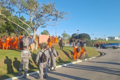 Protesto fecha entrada do Terminal de Cabiúnas em Macaé