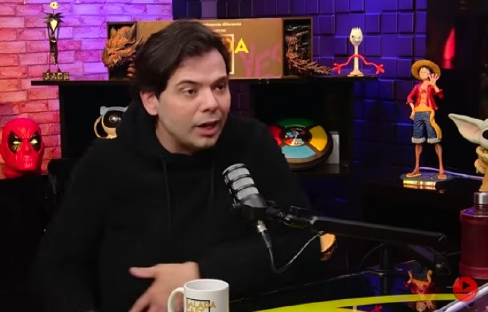 Gustavo Mendes se arrependeu de fazer a cirurgia bariátrica  - Reprodução/YouTube