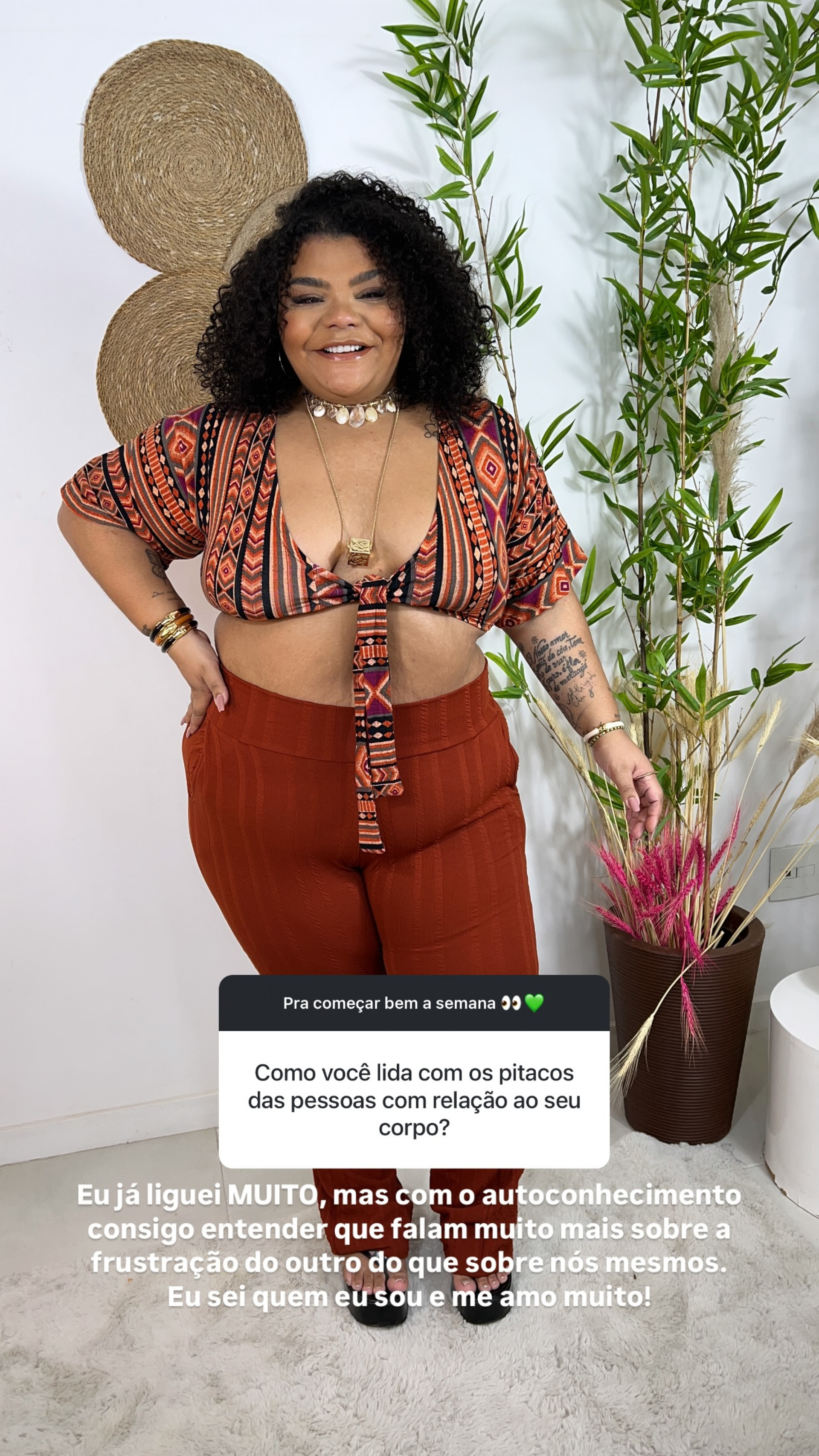 Flora Cruz falou sobre as críticas na caixinha de perguntas nas redes sociais - Reprodução/Instagram